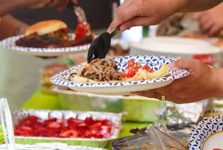 A Summer Kitchen Guide for Easy Digestion: Summer Dishes and the Secrets to Staying Refreshed